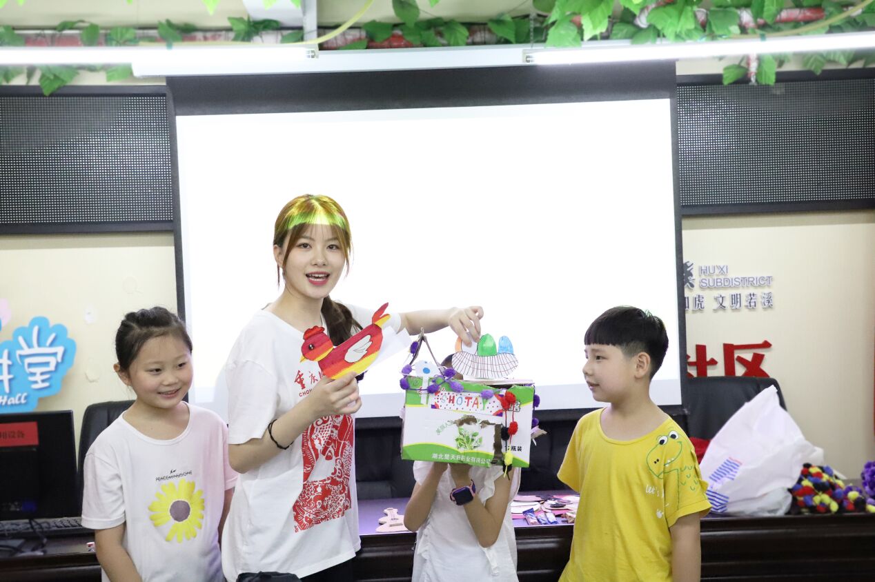 (九点半课堂进行中通讯员陈历爽摄) M88