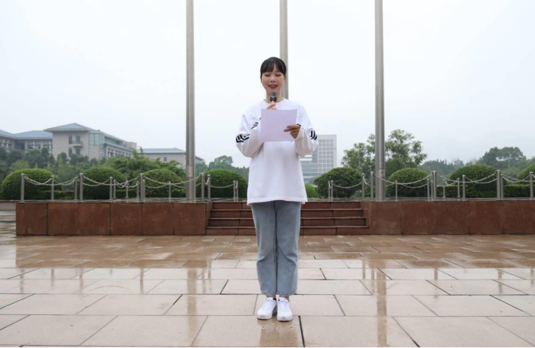 (徐静同学国旗下讲话)