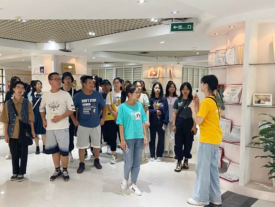 新生参观心理中心-1